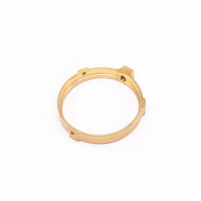 Wyrób profesjonalny Custom CNC Brass Ring Precision Watch Tools OEM CNC Milling Female Thread Brass Ring